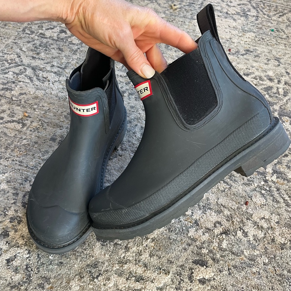 ￼ Hunter Chelsea ankle boots size 7￼ charcoal